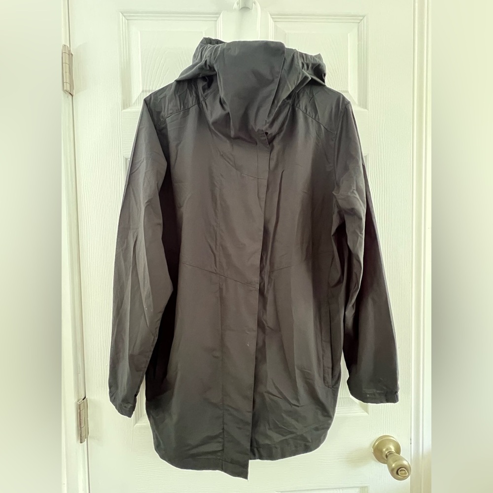 Nau Packable water-resistant lightweight packable jacket EUC
